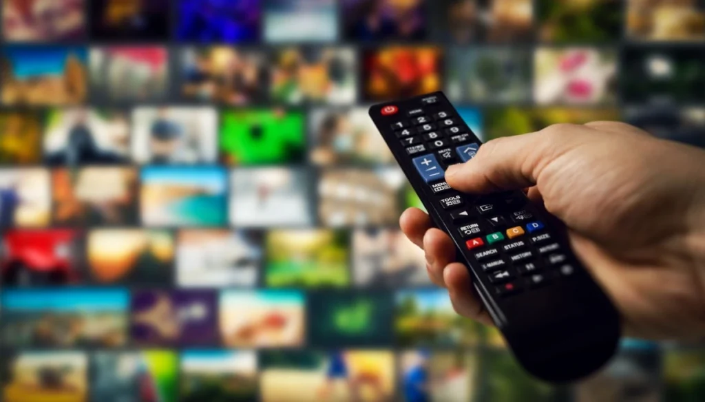 IPTV vs Traditional Subscriptions: Which Saves You More Money in 2025? - Marinios IPTV